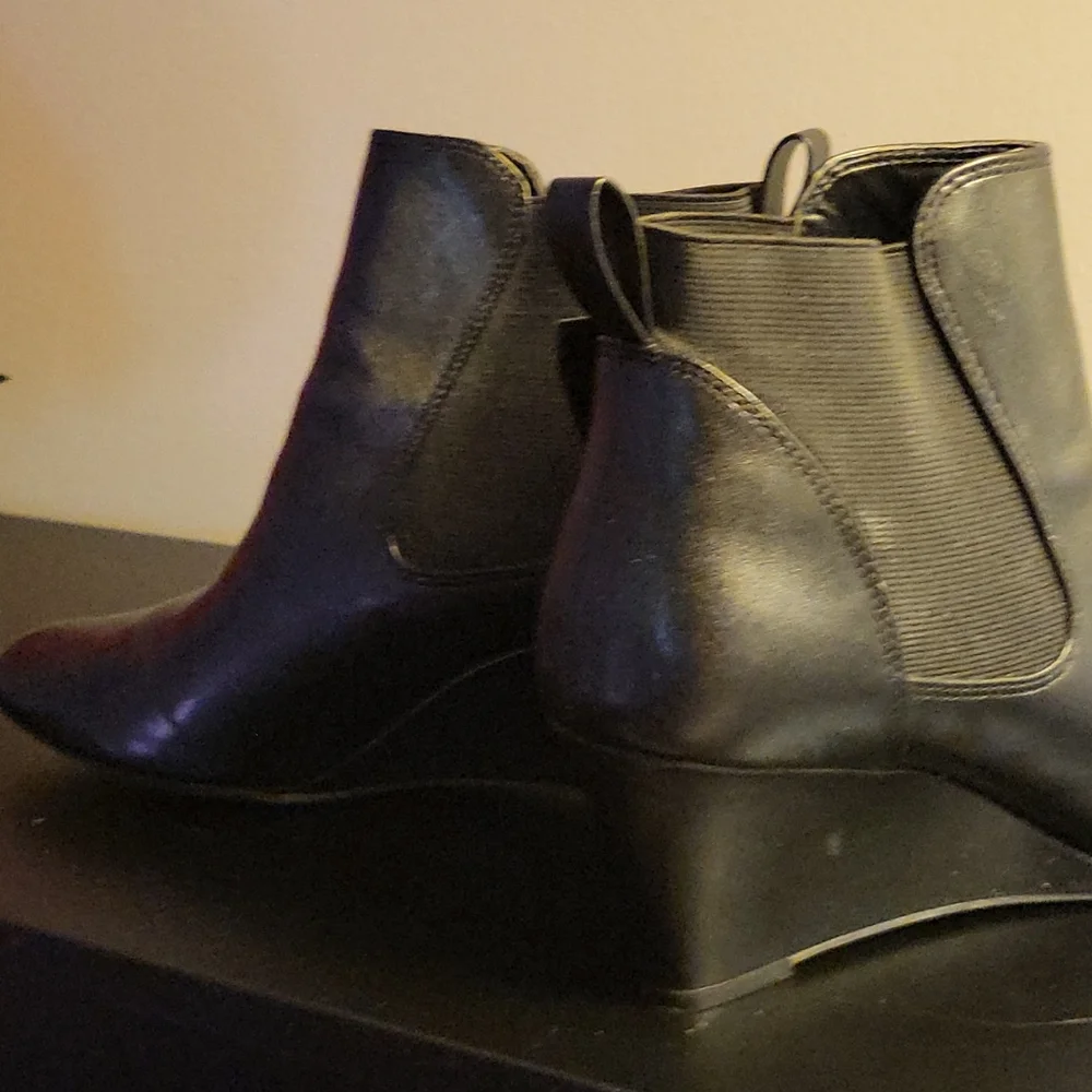 Shoes - Picture 2 of 3